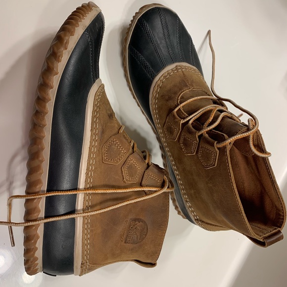 Sorel out and about boots, size 10.5 - Picture 4 of 8